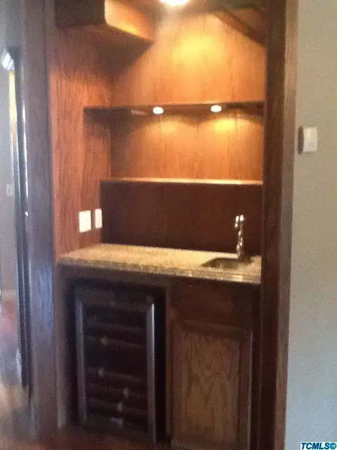 3907 E Howard Ave, Visalia, CA 93292 photo 7