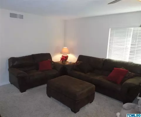 125 Bryant Ct, Exeter, CA 93221 photo 3