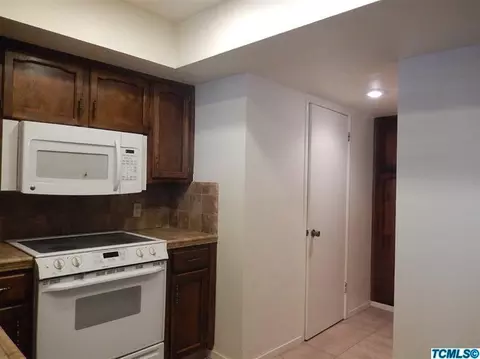 1152 N Gem St, Tulare, CA 93274 photo 4