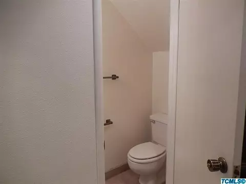1152 N Gem St, Tulare, CA 93274 photo 6