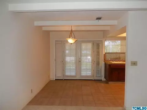 1152 N Gem St, Tulare, CA 93274 photo 7