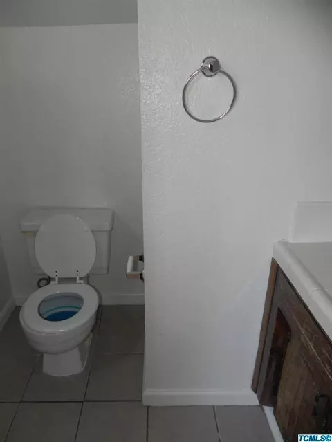 1935 E Laura Ave, Visalia, CA 93292 photo 9