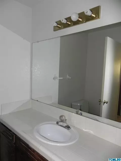 1935 E Laura Ave, Visalia, CA 93292 photo 6