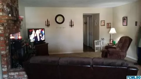 513 E Terrace Dr, Hanford, CA 93230 photo 3