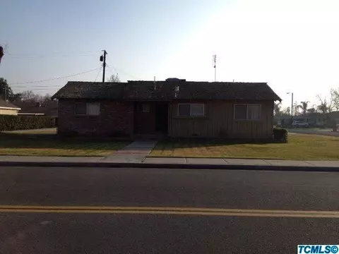 2195 Pine St, Hanford, CA 93230 photo 1