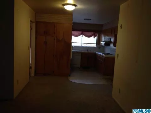 2195 Pine St, Hanford, CA 93230 photo 3
