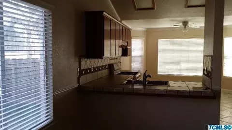 2034 E Roosevelt Ct, Visalia, CA 93292 photo 2