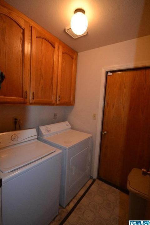 835 E Harold Ave, Visalia, CA 93292 photo 17