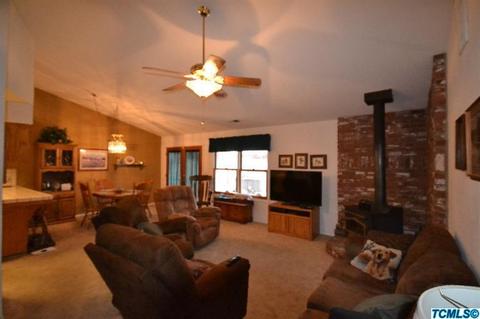 835 E Harold Ave, Visalia, CA 93292 photo 7