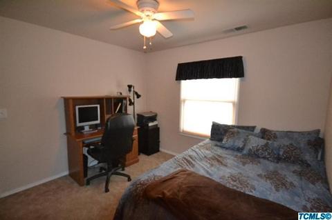 835 E Harold Ave, Visalia, CA 93292 photo 15