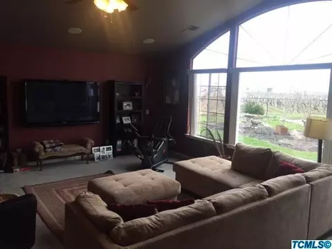 5700 E Nebraska Ave, Selma, CA 93662 photo 2