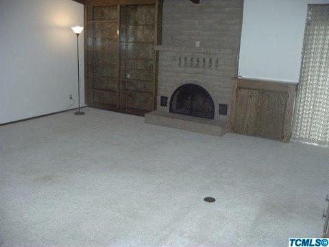 241 E Paseo Ave, Visalia, CA 93277 photo 3
