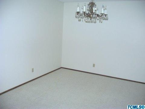 241 E Paseo Ave, Visalia, CA 93277 photo 6