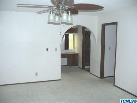 241 E Paseo Ave, Visalia, CA 93277 photo 5