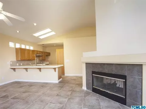 1648 E Dorothea Ave, Visalia, CA 93292 photo 6