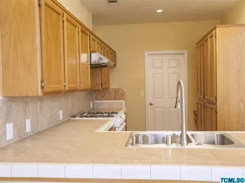 1648 E Dorothea Ave, Visalia, CA 93292 photo 8