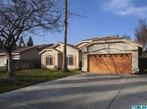 1648 E Dorothea Ave, Visalia, CA 93292 photo 3