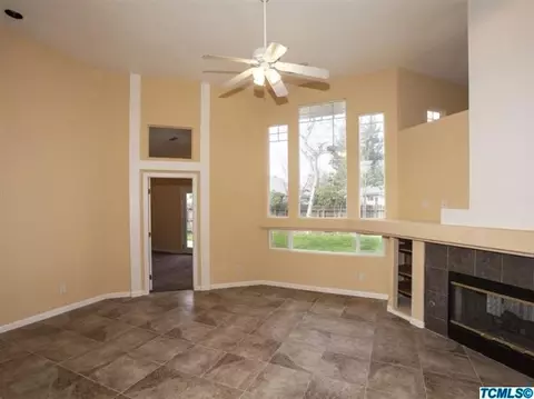 1648 E Dorothea Ave, Visalia, CA 93292 photo 5