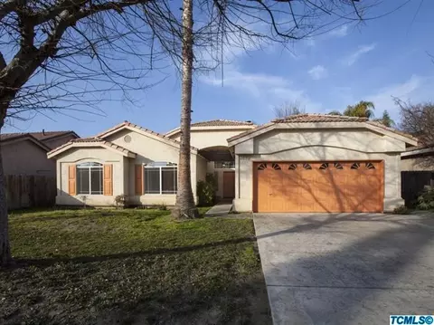 1648 E Dorothea Ave, Visalia, CA 93292 photo 1