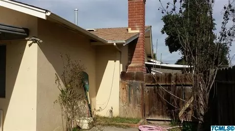 611 E Cypress Ave, Visalia, CA 93292 photo 9