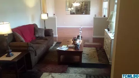 309 E Gannon Dr, Tulare, CA 93274 photo 7