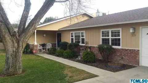309 E Gannon Dr, Tulare, CA 93274 photo 4