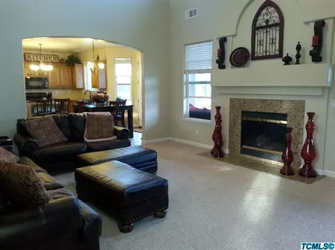 827 Oxford St, Exeter, CA 93221 photo 4