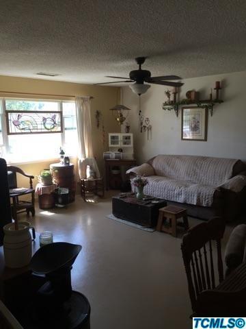 258 E Lynn Ave, Tulare, CA 93274 photo 4