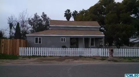 805 S Wright Way, Tulare, CA 93274 photo 1