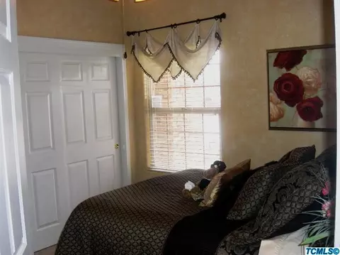 926 E Chestnut Ct, Visalia, CA 93292 photo 23