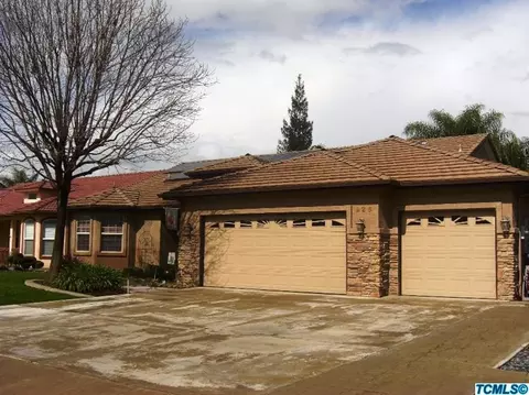 926 E Chestnut Ct, Visalia, CA 93292 photo 3