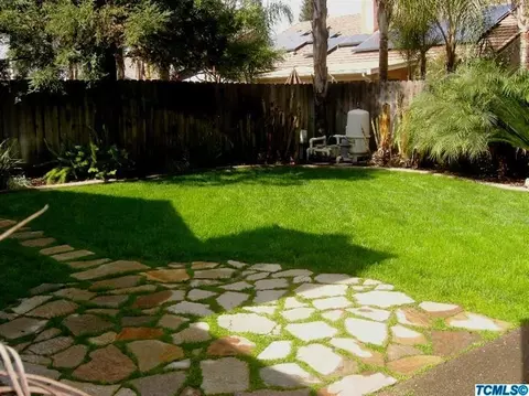 926 E Chestnut Ct, Visalia, CA 93292 photo 27
