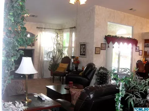 926 E Chestnut Ct, Visalia, CA 93292 photo 8