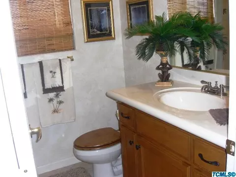 926 E Chestnut Ct, Visalia, CA 93292 photo 24