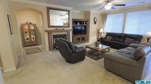 722 E La Vida Ave, Visalia, CA 93292 photo 10