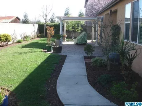 722 E La Vida Ave, Visalia, CA 93292 photo 24