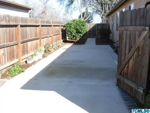 722 E La Vida Ave, Visalia, CA 93292 photo 3