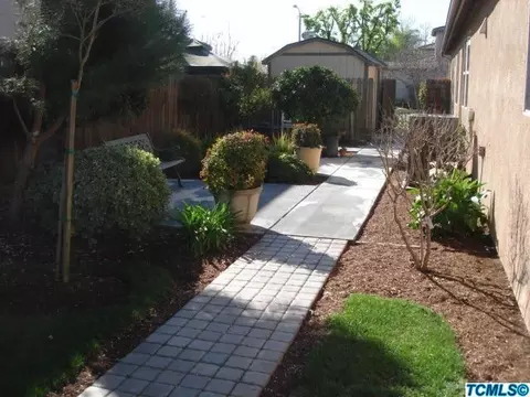 722 E La Vida Ave, Visalia, CA 93292 photo 29