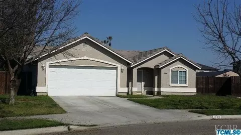 1020 Yosemite Dr, Lemoore, CA 93245 photo 1