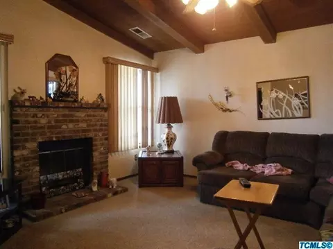 652 W Visalia Rd, Exeter, CA 93221 photo 4