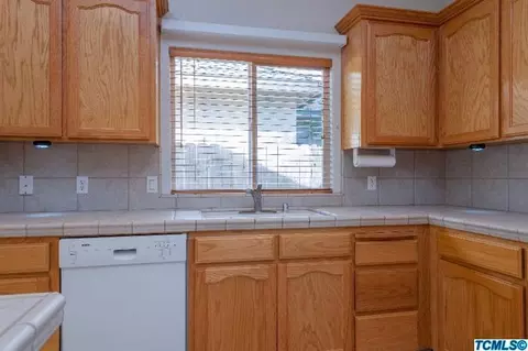 818 Park Place Dr, Exeter, CA 93221 photo 9
