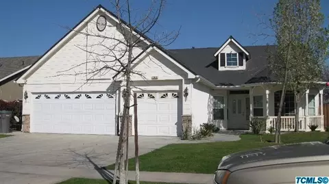 750 S Almond Ave, Kerman, CA 93630 photo 2