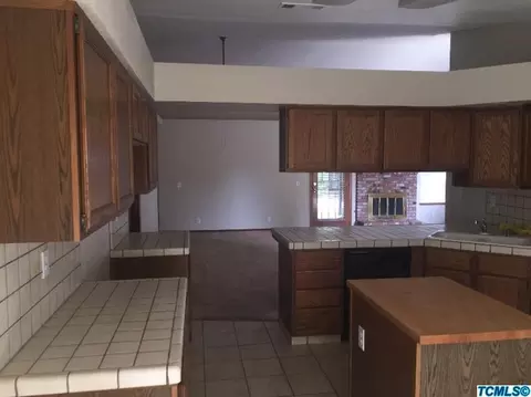 1824 E Laurel Ave, Visalia, CA 93292 photo 3