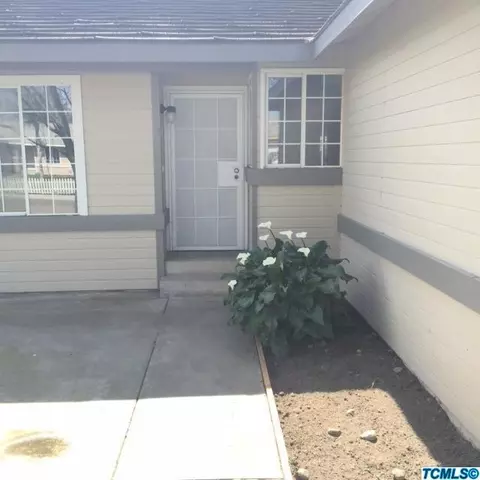 1839 E Roosevelt Ct, Visalia, CA 93292 photo 2