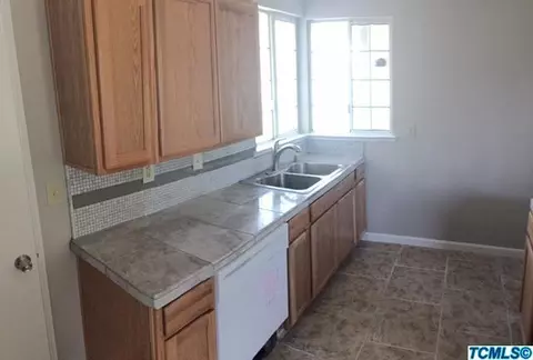 1839 E Roosevelt Ct, Visalia, CA 93292 photo 3