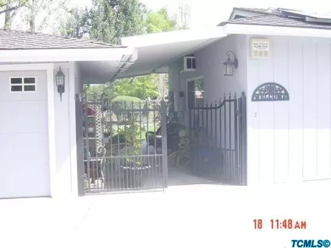 200 E Colonial Cir, Tulare, CA 93274 photo 5