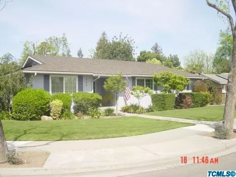 200 E Colonial Cir, Tulare, CA 93274 photo 1
