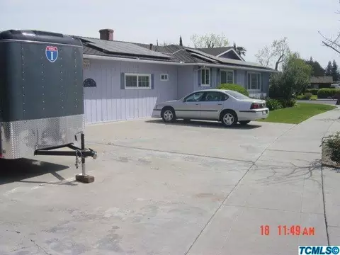 200 E Colonial Cir, Tulare, CA 93274 photo 8