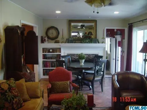 200 E Colonial Cir, Tulare, CA 93274 photo 21