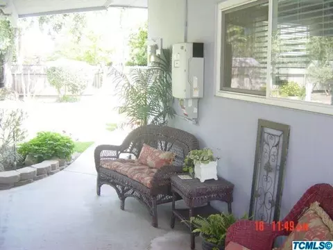 200 E Colonial Cir, Tulare, CA 93274 photo 9